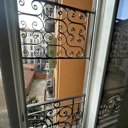 Apart-hotel Simple Stay-centre Au Calme